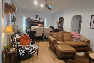 1404 Red Oak Dr, Tarpon Springs, FL 34689 - Photo 9