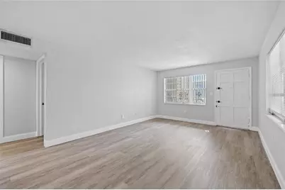 1000 49th Street N #214, Saint Petersburg, FL 33710 - Photo 5