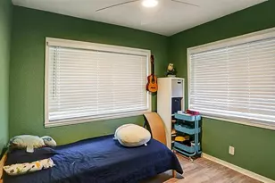 2010 E Ida St, Tampa, FL 33610 - Photo 5