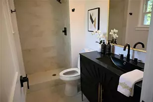 8609 Driftwood Dr, Tampa, FL 33615 - Photo 7