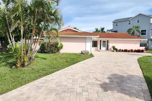 1410 Sea Gull Dr S, Saint Petersburg, FL 33707 - Photo 1