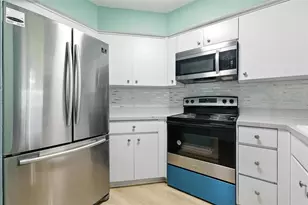 6931 Stonesthrow Cir N, Saint Petersburg, FL 33710 - Photo 7