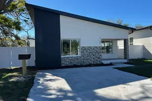 4140 14th Ave S, Saint Petersburg, FL 33711 - Photo 1