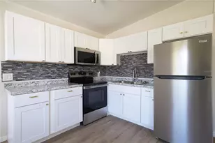 107 E Spruce St, Tarpon Springs, FL 34689 - Photo 7