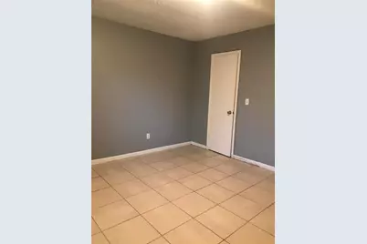 1645 39th Street S, Saint Petersburg, FL 33711 - Photo 9