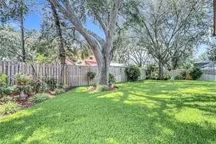 16804 Woburn Ln, Lutz, FL 33549 - Photo 53