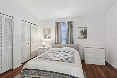 9456 Forest Hills Circle, Tampa, FL 33612 - Photo 15