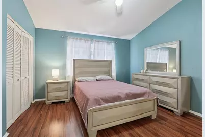 9456 Forest Hills Circle, Tampa, FL 33612 - Photo 3