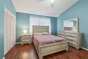 9456 Forest Hills Cir, Tampa, FL 33612 - Photo 3