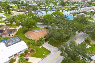4415 Marine Pkwy, New Port Richey, FL 34652 - Photo 37