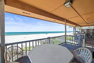 18218 Sunset Blvd, Saint Petersburg, FL 33708 - Photo 17