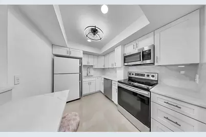 4900 Brittany Drive S #1702, Saint Petersburg, FL 33715 - Photo 9