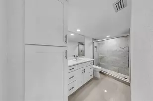 4900 Brittany Dr S, Saint Petersburg, FL 33715 - Photo 15