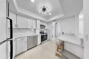 4900 Brittany Dr S, Saint Petersburg, FL 33715 - Photo 7