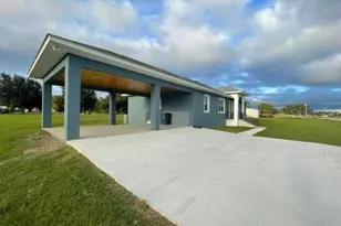 2210 Tomberlin Grove Ln, Plant City, FL 33566 - Photo 5