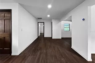 4545 Debbie Ln, Lutz, FL 33559 - Photo 7