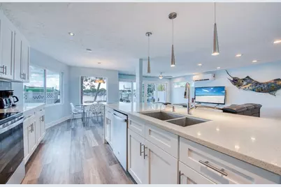 300 Bay Plz, Treasure Island, FL 33706 - Photo 29