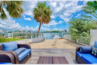 300 Bay Plz, Treasure Island, FL 33706 - Photo 11