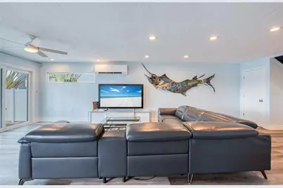 300 Bay Plz, Treasure Island, FL 33706 - Photo 19