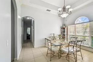 10526 Greencrest Dr, Tampa, FL 33626 - Photo 7