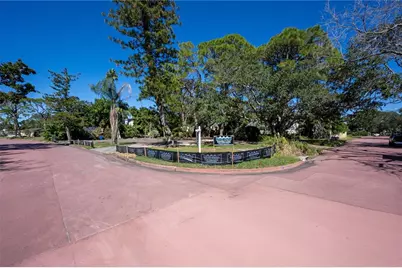 1125 Friendly Way S, Saint Petersburg, FL 33705 - Photo 9