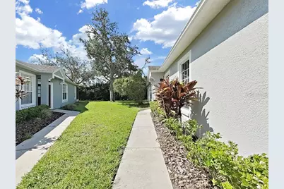 6077 Sandhill Ridge Drive, Lithia, FL 33547 - Photo 3