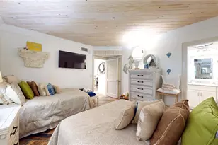 4950 Gulf Blvd, Saint Pete Beach, FL 33706 - Photo 29