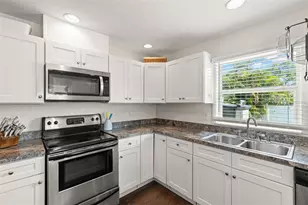 469 38th Ave N, Saint Petersburg, FL 33704 - Photo 13