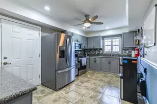 2410 Lancaster Dr, Sun City Center, FL 33573 - Photo 11