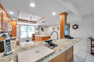 1806 Mariner Dr, Tarpon Springs, FL 34689 - Photo 15