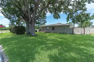 999 38th Ave NE, Saint Petersburg, FL 33704 - Photo 39