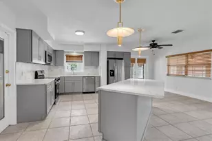 999 38th Ave NE, Saint Petersburg, FL 33704 - Photo 15