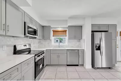 999 38th Avenue NE, Saint Petersburg, FL 33704 - Photo 15