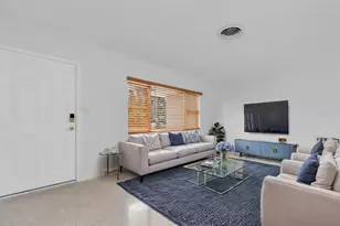 999 38th Ave NE, Saint Petersburg, FL 33704 - Photo 9