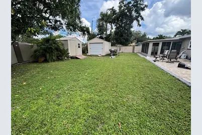 999 38th Avenue NE, Saint Petersburg, FL 33704 - Photo 7