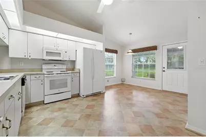 38335 Eucalyptus Drive, Zephyrhills, FL 33542 - Photo 9