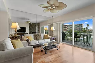 12586 Capri Cir N, Treasure Island, FL 33706 - Photo 15