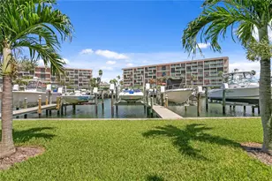 12586 Capri Cir N, Treasure Island, FL 33706 - Photo 47