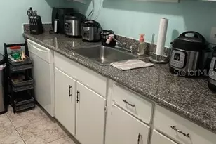 9110 Tudor Dr, Tampa, FL 33615 - Photo 13