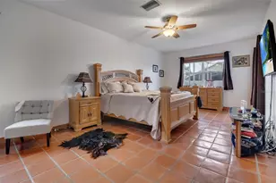 10327 Meadow Crossing Dr, Tampa, FL 33647 - Photo 15