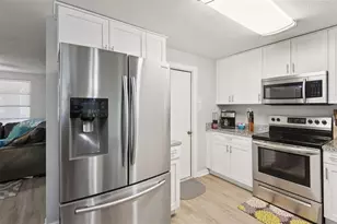 7102 Cherry Laurel Dr, Port Richey, FL 34668 - Photo 9