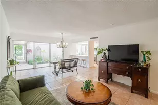 10604 Carrollbrook Ln, Tampa, FL 33618 - Photo 11