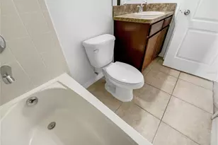 10215 Celtic Ash Dr, Ruskin, FL 33573 - Photo 17