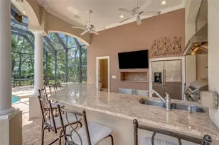 17907 Burnt Oak Ln, Lithia, FL 33547 - Photo 13