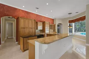 17907 Burnt Oak Ln, Lithia, FL 33547 - Photo 5