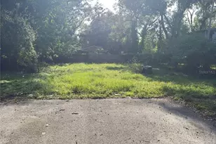 10122 N 11th St, Tampa, FL 33612 - Photo 1