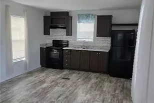 1109 49th Ave Dr W, Bradenton, FL 34207 - Photo 9