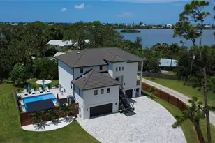 327 Roberts Rd, Nokomis, FL 34275 - Photo 1