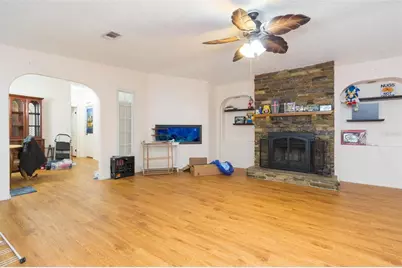 9117 Wood Terrace Drive, Tampa, FL 33637 - Photo 5