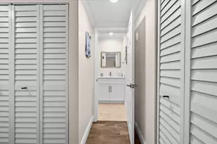 4780 Brittany Dr S, Saint Petersburg, FL 33715 - Photo 29